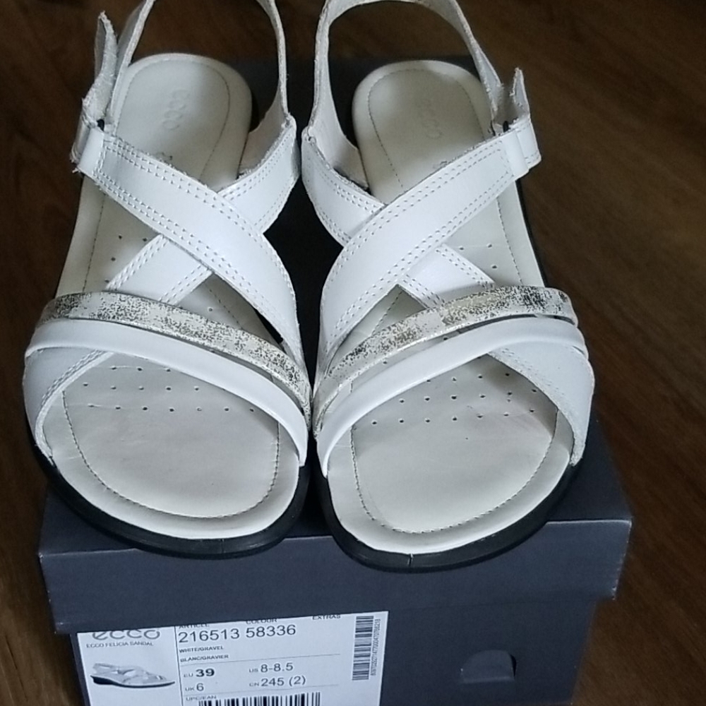 Ecco felicia sandals like new in box